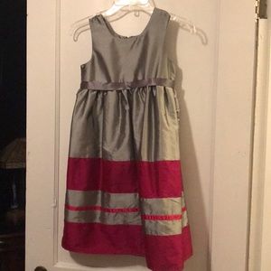Beautiful little girls dress( never worn)